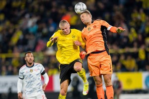  尤文图斯争议判罚受益保住联赛领头羊位置  