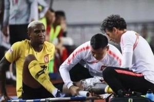  马赛核心球员重伤赛季报销，球队前景蒙上阴影  