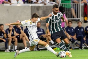  慕尼黑德比战火药味十足险冲突  