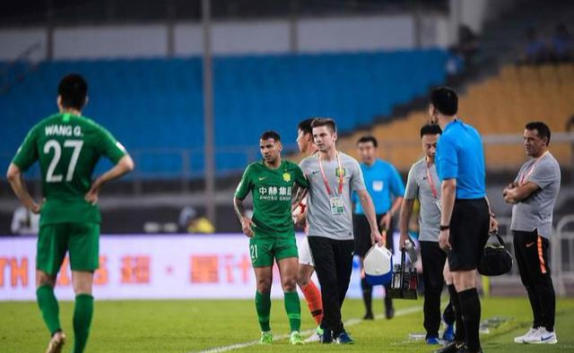  黄蜂布里奇斯重伤报销，球队启动紧急引援计划  